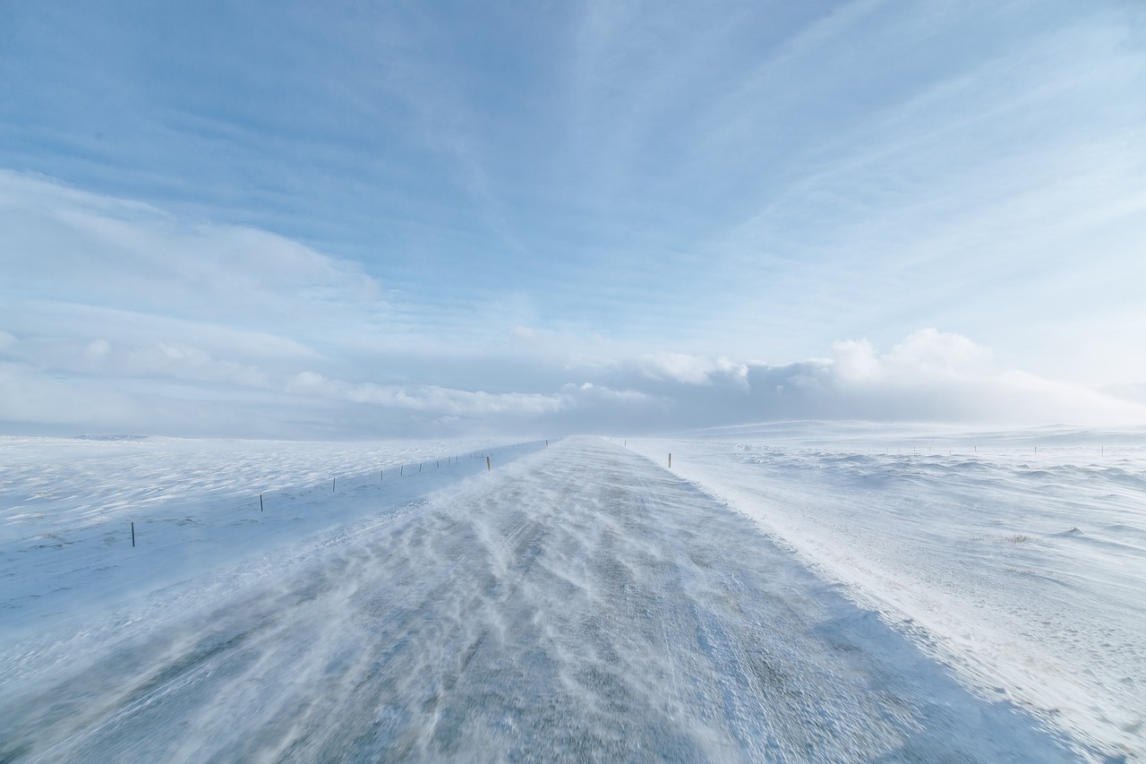 découvrez l'énergie éolienne offshore : une source renouvelable clé pour un avenir durable. explorez les technologies, les avantages écologiques et les projets en cours qui transforment le paysage énergétique mondial.