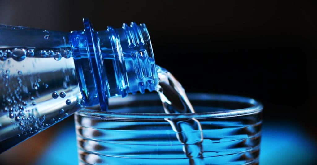 découvrez l'importance de l'eau potable pour votre santé et votre bien-être. apprenez comment choisir la meilleure eau, ses bienfaits et les techniques de purification pour garantir une hydratation optimale.